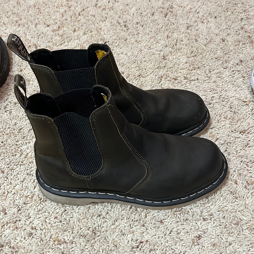 Doc Martens Olive Green Chelsea Boots Women’s Size 8
